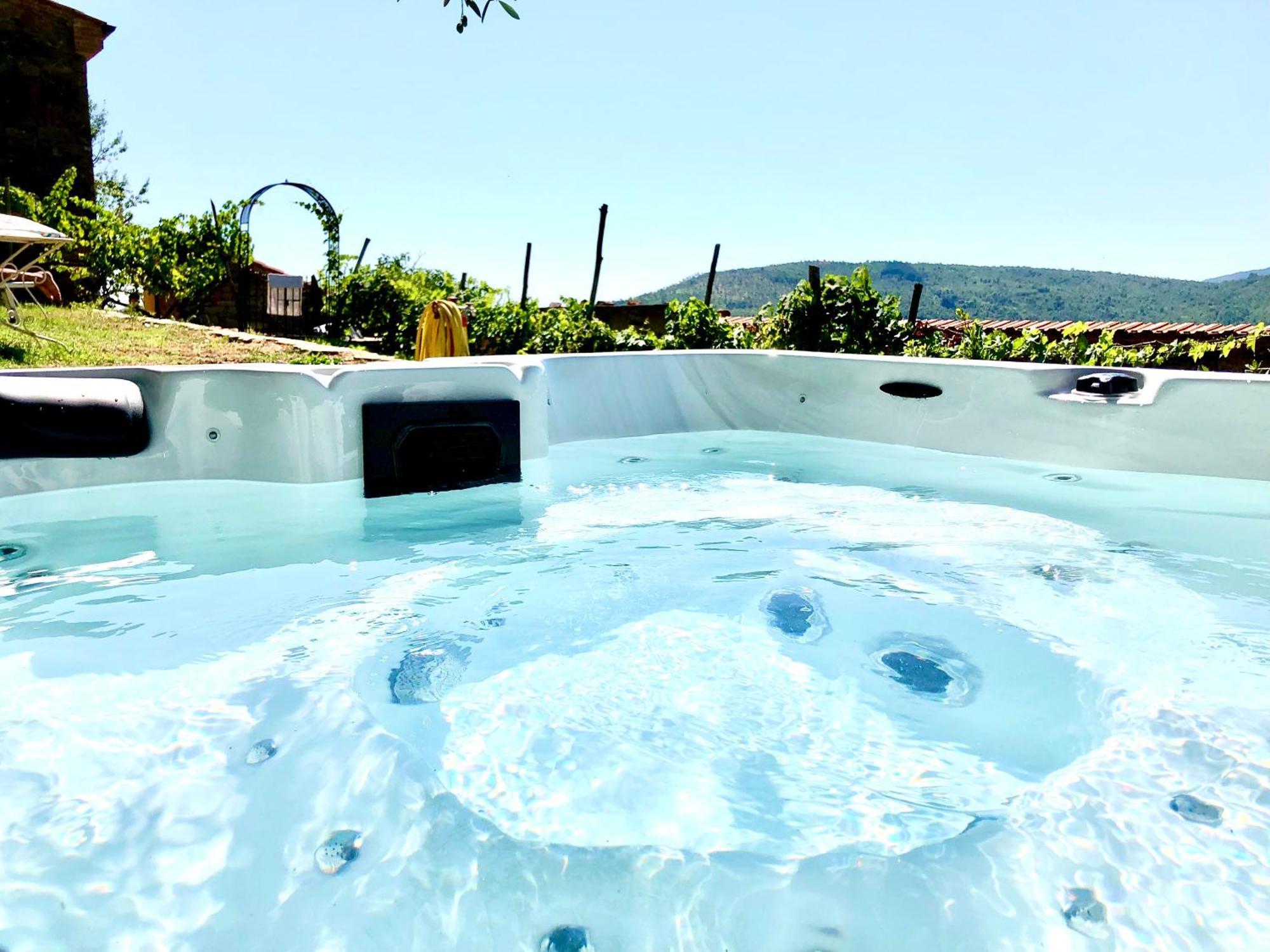 Bio Agriturismo Alba Etrusca Di Cortona - Organic Farmhouse- Appartamento Lavanda-Appartamento Rosmarino - Vasca Idromassaggio Esterna Poggioni Екстериор снимка